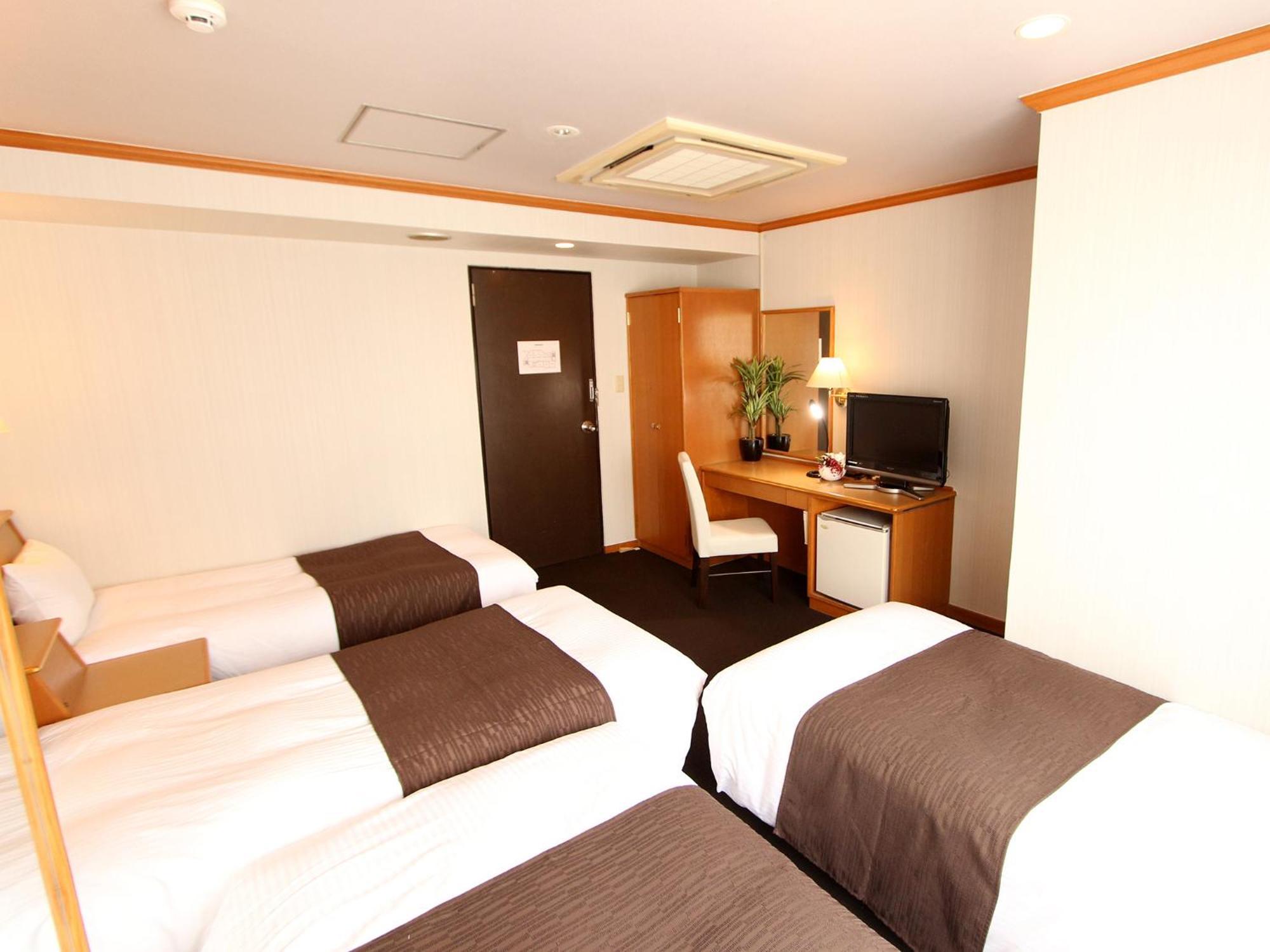 Hotel Livemax Budget Tomarikou 3*